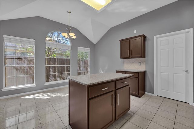 27186 Kings Manor Drive S, Humble, TX 77339