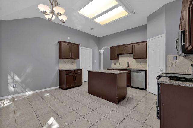 27186 Kings Manor Drive S, Humble, TX 77339