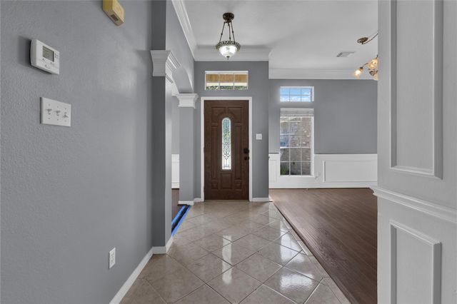 27186 Kings Manor Drive S, Humble, TX 77339