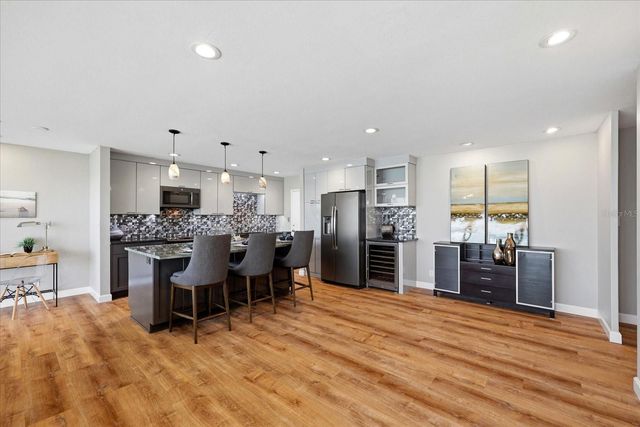 7200 SUNSHINE SKYWAY LANE S 16G, St Petersburg, FL 33711