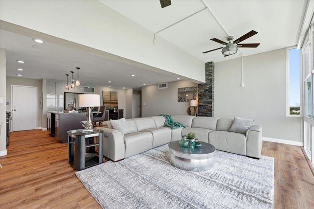 7200 SUNSHINE SKYWAY LANE S 16G, St Petersburg, FL 33711