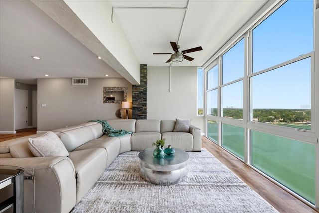 7200 SUNSHINE SKYWAY LANE S 16G, St Petersburg, FL 33711