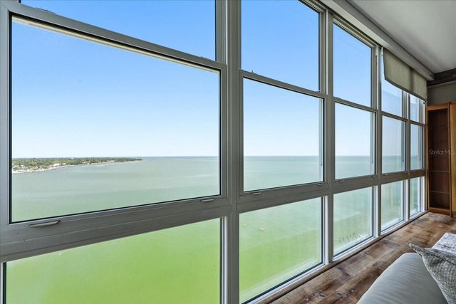 7200 SUNSHINE SKYWAY LANE S 16G, St Petersburg, FL 33711