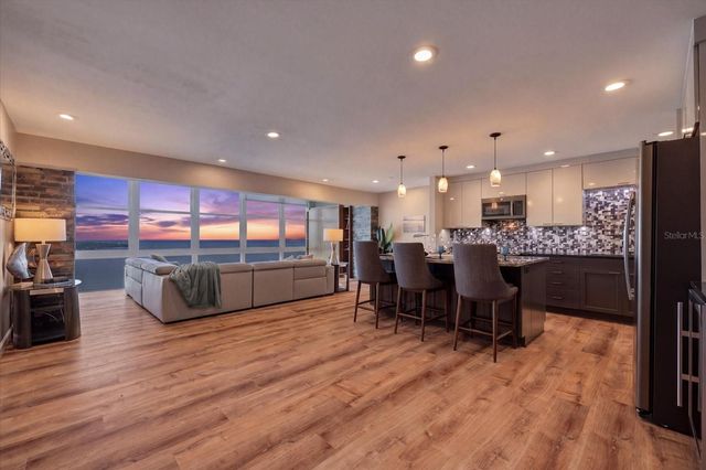 7200 SUNSHINE SKYWAY LANE S 16G, St Petersburg, FL 33711