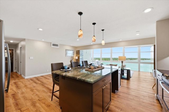 7200 SUNSHINE SKYWAY LANE S 16G, St Petersburg, FL 33711