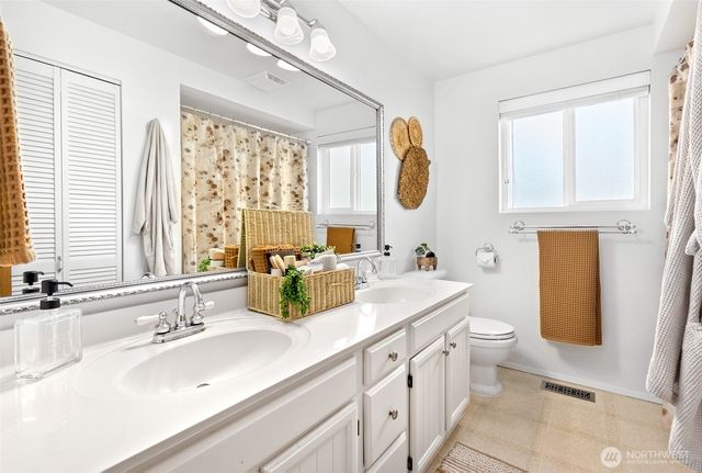 10124 241st Place SW, Edmonds, WA 98020