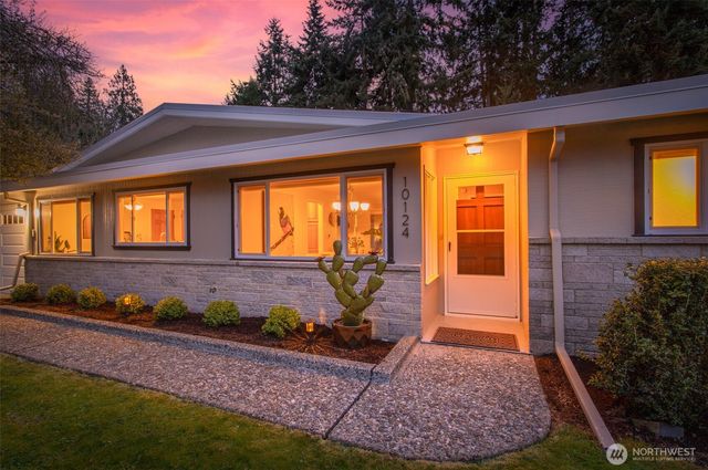 10124 241st Place SW, Edmonds, WA 98020