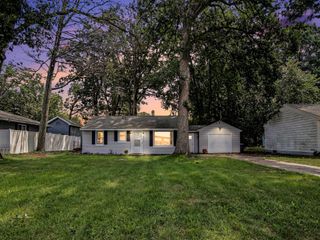 384 N 6th Avenue, Fruitport Twp, MI 49415