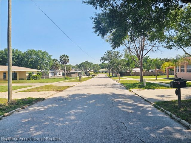 1237 Hitakee Avenue, Sebring, FL 33870