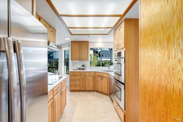 2908 Victoria Ct, Napa, CA 94558