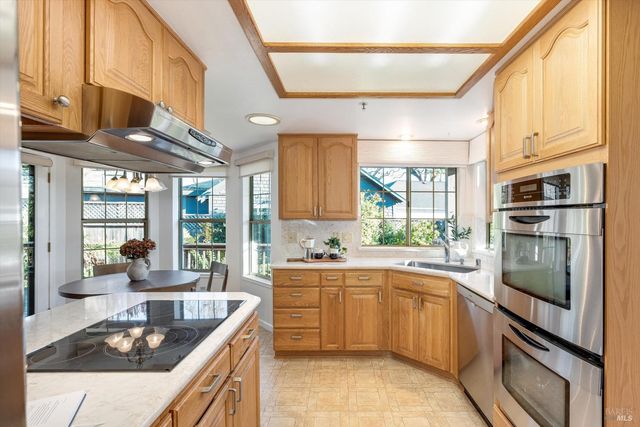 2908 Victoria Ct, Napa, CA 94558