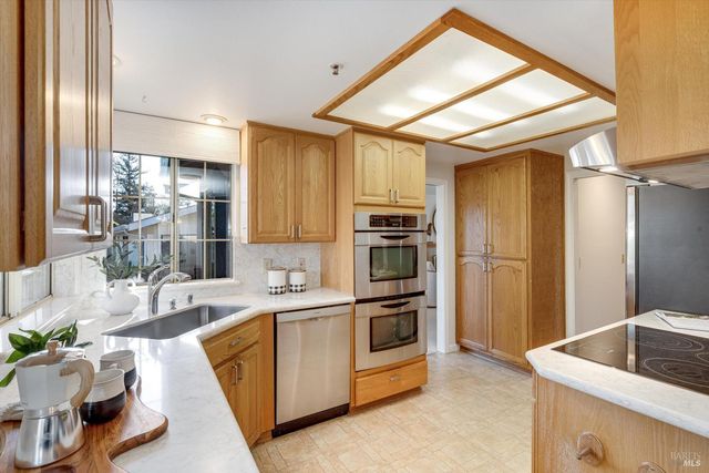 2908 Victoria Ct, Napa, CA 94558