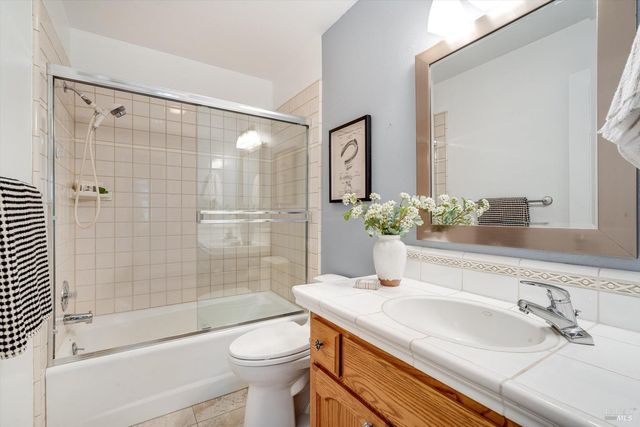 2908 Victoria Ct, Napa, CA 94558