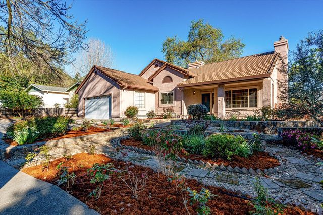 2908 Victoria Ct, Napa, CA 94558
