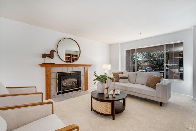 2908 Victoria Ct, Napa, CA 94558