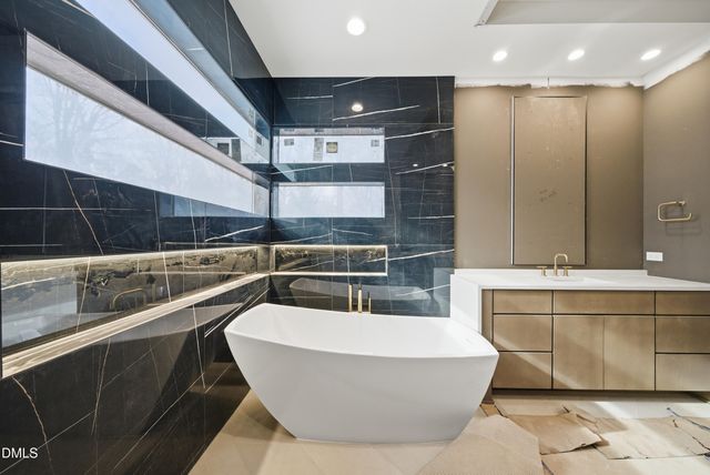 1925 Hunting Ridge Road, Raleigh, NC 27615