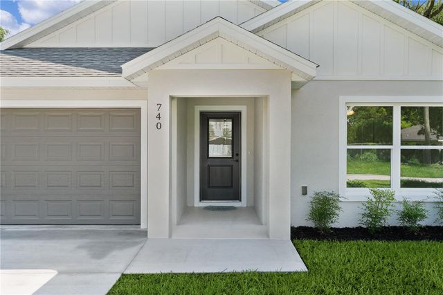 100 SEQUOIA TRAIL, Ocklawaha, FL 32179