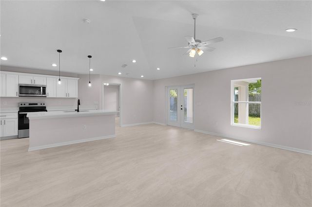100 SEQUOIA TRAIL, Ocklawaha, FL 32179