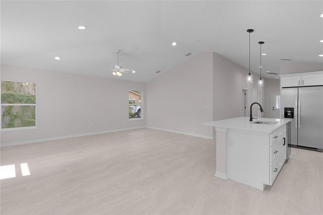 100 SEQUOIA TRAIL, Ocklawaha, FL 32179