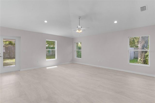 100 SEQUOIA TRAIL, Ocklawaha, FL 32179