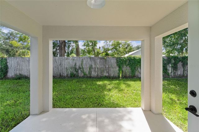 100 SEQUOIA TRAIL, Ocklawaha, FL 32179