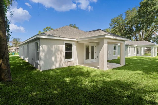 100 SEQUOIA TRAIL, Ocklawaha, FL 32179