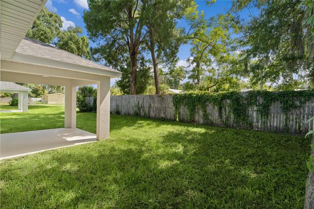 100 SEQUOIA TRAIL, Ocklawaha, FL 32179