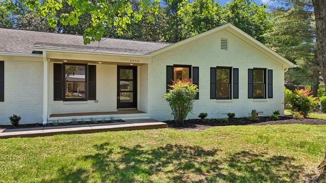 2250 Wiltshire Dr, Murfreesboro, TN 37129