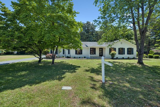 2250 Wiltshire Dr, Murfreesboro, TN 37129