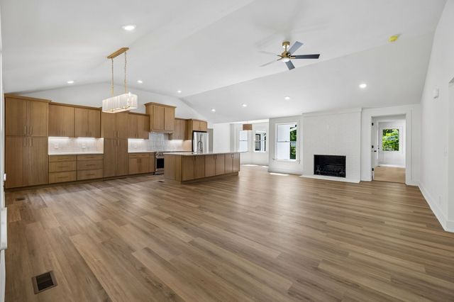 2250 Wiltshire Dr, Murfreesboro, TN 37129