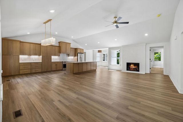 2250 Wiltshire Dr, Murfreesboro, TN 37129