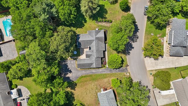 2250 Wiltshire Dr, Murfreesboro, TN 37129