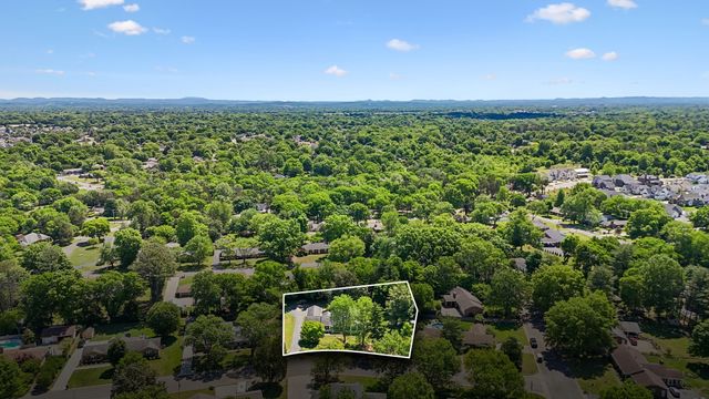 2250 Wiltshire Dr, Murfreesboro, TN 37129
