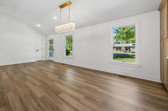 2250 Wiltshire Dr, Murfreesboro, TN 37129