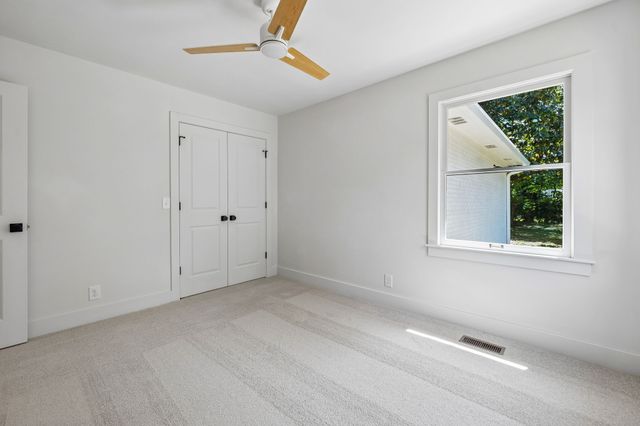 2250 Wiltshire Dr, Murfreesboro, TN 37129