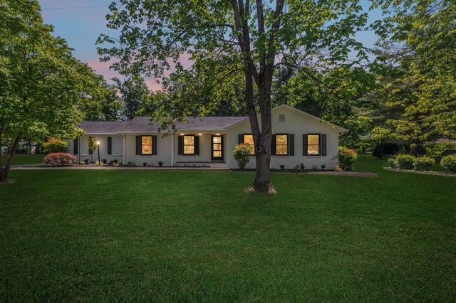 2250 Wiltshire Dr, Murfreesboro, TN 37129