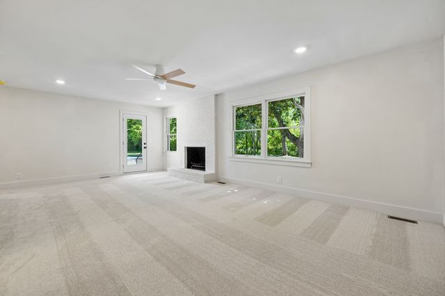 2250 Wiltshire Dr, Murfreesboro, TN 37129