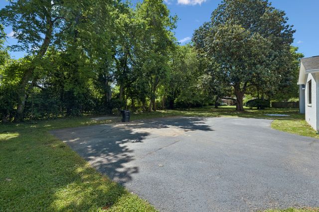2250 Wiltshire Dr, Murfreesboro, TN 37129