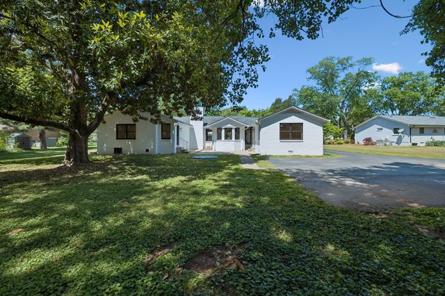 2250 Wiltshire Dr, Murfreesboro, TN 37129
