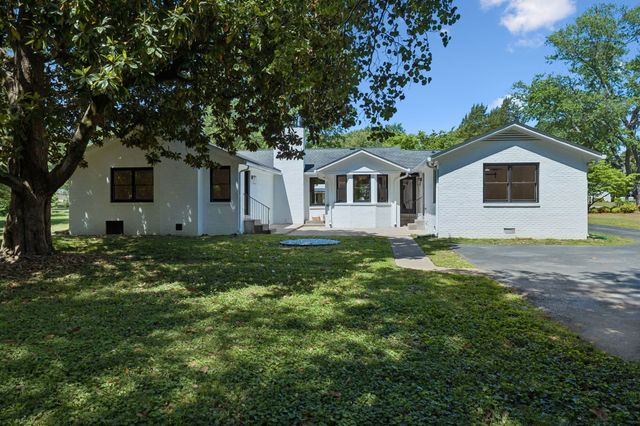 2250 Wiltshire Dr, Murfreesboro, TN 37129