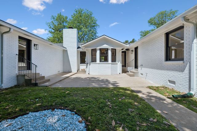 2250 Wiltshire Dr, Murfreesboro, TN 37129