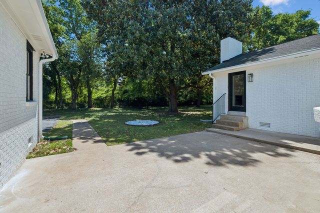 2250 Wiltshire Dr, Murfreesboro, TN 37129
