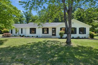 2250 Wiltshire Dr, Murfreesboro, TN 37129