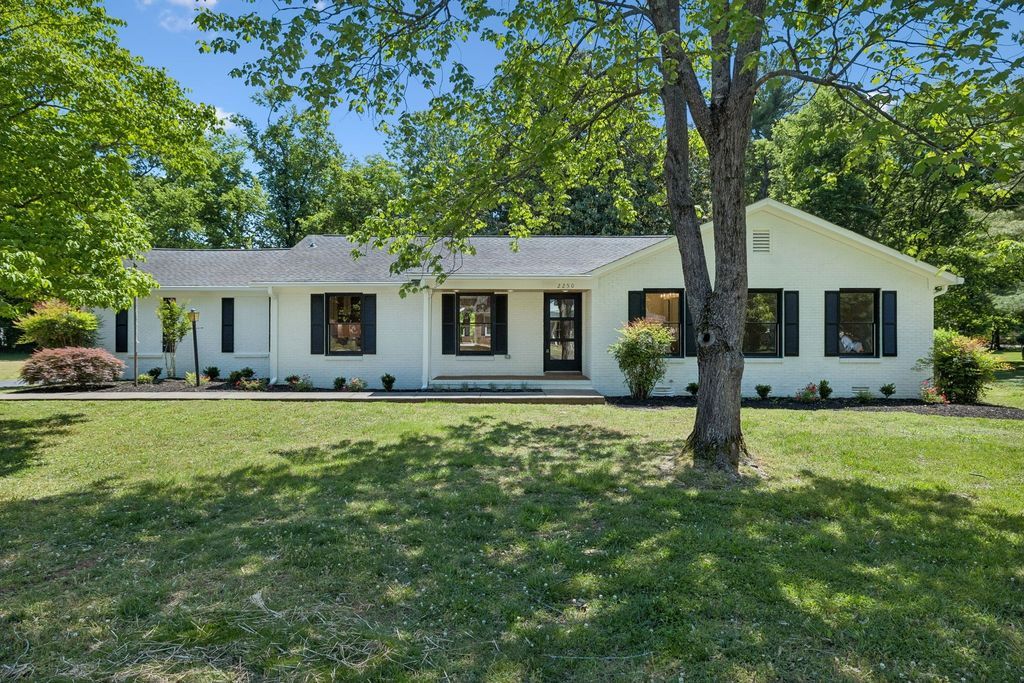 2250 Wiltshire Dr, Murfreesboro, TN 37129