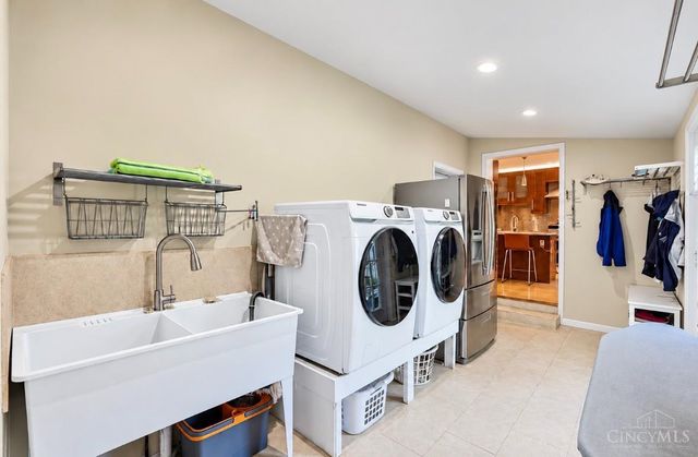 2331 Donnington Lane, Anderson Twp, OH 45244