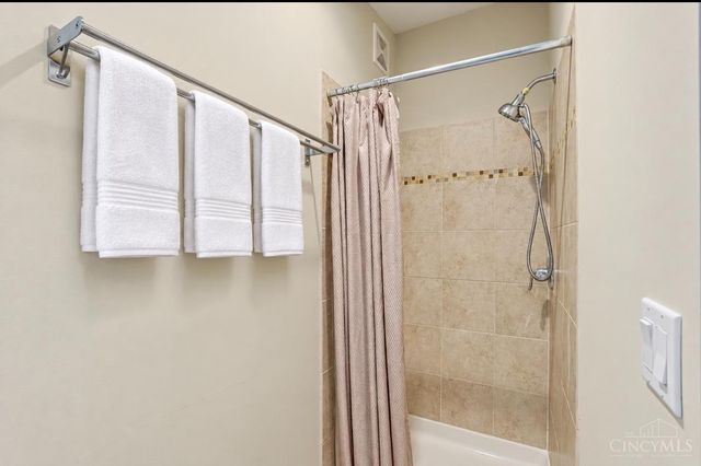 2331 Donnington Lane, Anderson Twp, OH 45244