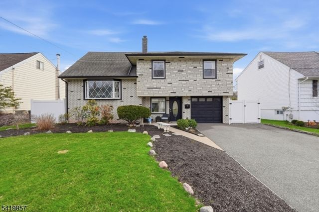 5 Epping Dr, Kenilworth Boro, NJ 07033