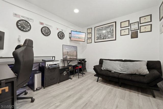 5 Epping Dr, Kenilworth Boro, NJ 07033