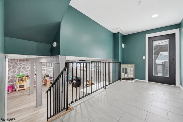 5 Epping Dr, Kenilworth Boro, NJ 07033