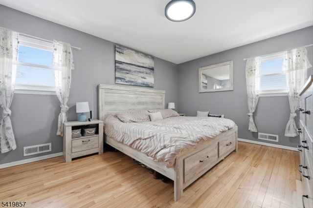 5 Epping Dr, Kenilworth Boro, NJ 07033